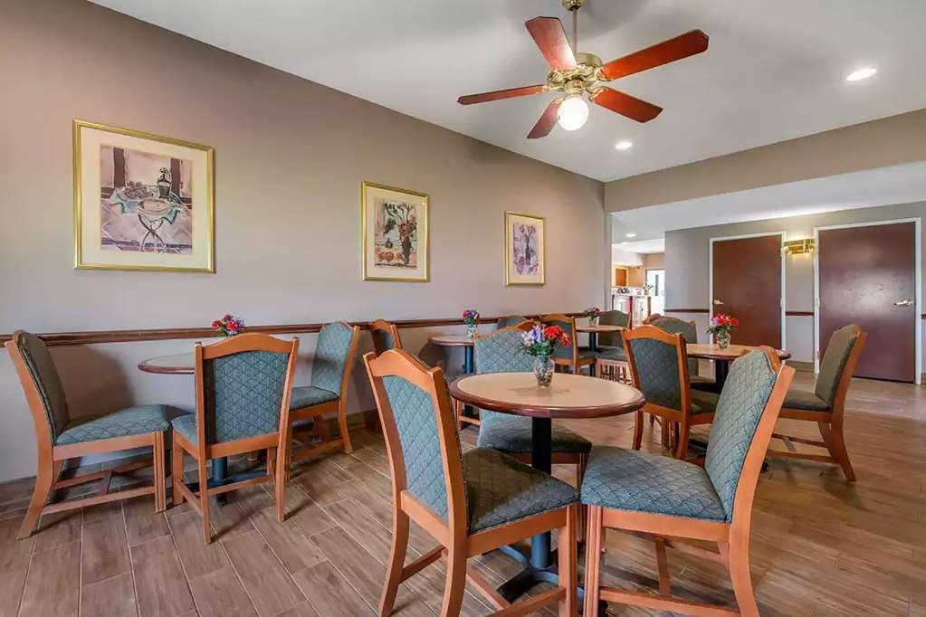 Baymont By Wyndham Port Wentworth Hotel Facilities photo