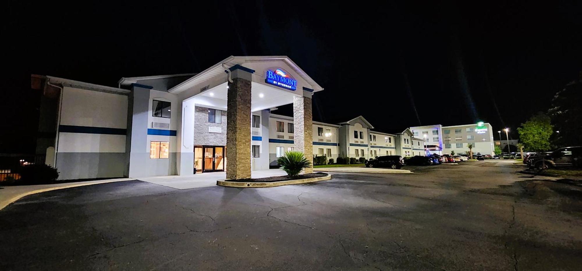 Baymont By Wyndham Port Wentworth Hotel Exterior photo